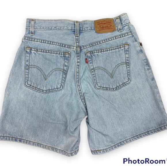 Levi's Pants - Levi’s VINTAGE rare classic fit jean shorts womens 8 red tab Levi’s denim